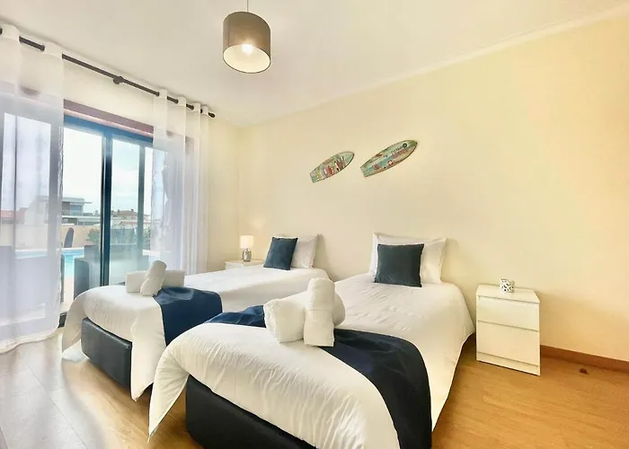 Torreirinha Nyaraló *